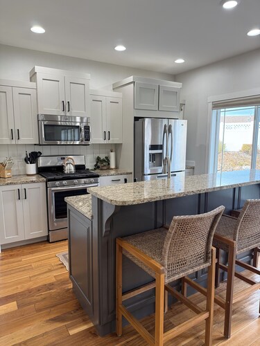 Spacious retreat, sleeps 18 guests comfortably, theater and game room 