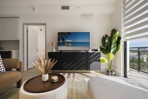 Smart TV - Panoramic Views on High floor- Near Stadium- 3B 2B (North Miami)