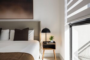 3 bedrooms, desk, iron/ironing board, travel cot - Panoramic Views on High floor- Near Stadium- 3B 2B (North Miami)