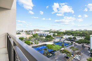 Property grounds - Panoramic Views on High floor- Near Stadium- 3B 2B (North Miami)