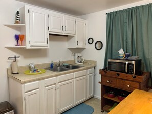 Private kitchen - Beach Side Studio #2 - Pet Friendly, WiFi, Off-Street Parking, Large Smart TV (Norfolk)