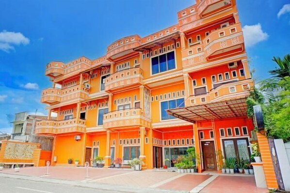 Exterior - Dancenter Kuta Alam Near Masjid Oman Al-Makmur (Kuta Alam)