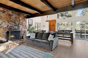 Smart TV, fireplace - Round Rock Lodge at Big Bear | Boulder Bay Modern Retreat w/ Pool Table | Minutes to Activities (Big Bear Lake)