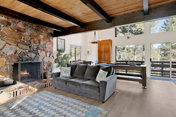 Smart TV, fireplace - Round Rock Lodge at Big Bear | Boulder Bay Modern Retreat w/ Pool Table | Minutes to Activities (Big Bear Lake)