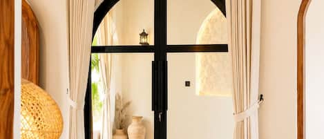 Luxury Suite, 1 King Bed, non heated Tub | In-room safe, blackout drapes, iron/ironing board, free WiFi