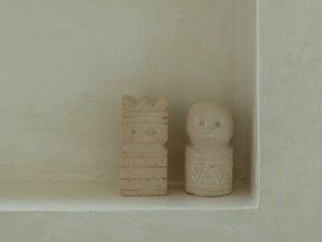 Suihku, hiustenkuivaaja, pyyhkeet, saippua