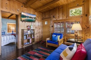 3 bedrooms, iron/ironing board, free WiFi, bed sheets - Lakefront Home w/ Private  Dock, Boat Slip, Firepit & Sunset Views at 3MM (Gravois Mills)