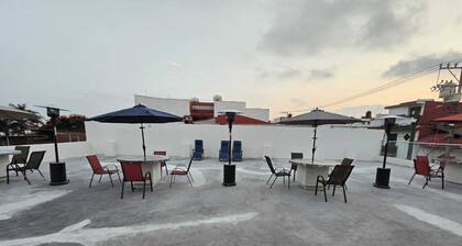 Tu estancia perfecta te espera en el Corazón de Uruapan!
Suites & Lofts Olivier