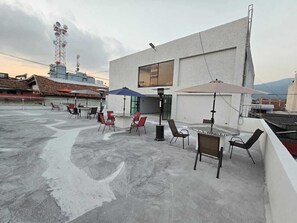 屋外ダイニングエリア