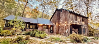 Luxe VT Summer Retreat: Sauna + Swimming Hole + Tiny House. Ideal for long Stays