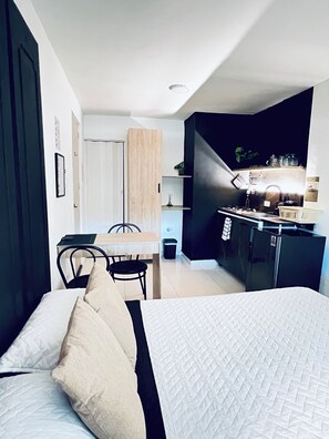 1 bedroom, WiFi, bed sheets - Picasso Escape; Close to Parque de los Novios. (Santa Marta)