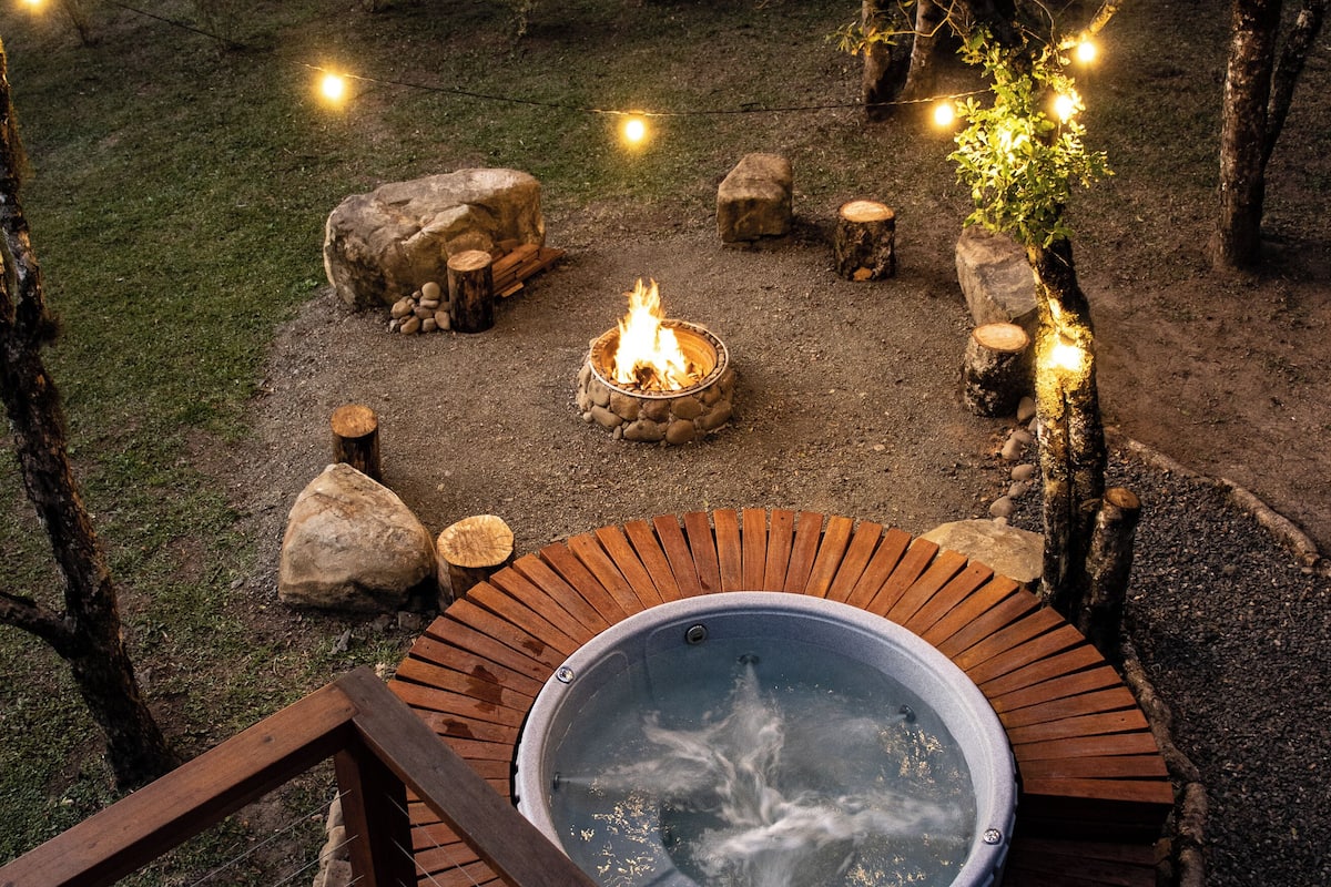 Deluxe Cabin, Non Smoking, Mountain View | Terrace/patio