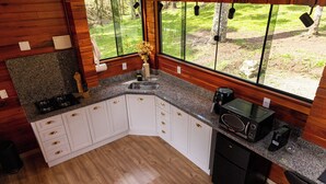 Deluxe Cabin, Non Smoking, Mountain View | Private kitchen - Recanto do Bicí (Urubici)
