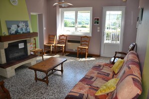 Living area - Gîte des Ouches - MESVRES (MESVRES)