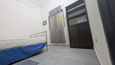 Fabulous 2-bedroom apartment with AC in Abomey Calavi and private backyard