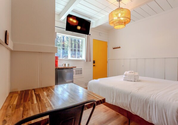 1 غرفة نوم ومكتب وواي فاي وملاءات أسرّة