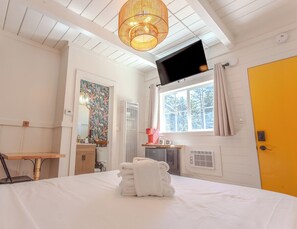 1 dormitorio, escritorio, wifi y ropa de cama