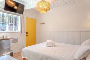 1 غرفة نوم ومكتب وواي فاي وملاءات أسرّة