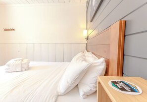 1 Schlafzimmer, Schreibtisch, WLAN, Bettwäsche