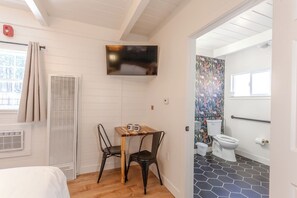 1 habitación, escritorio, wifi y ropa de cama