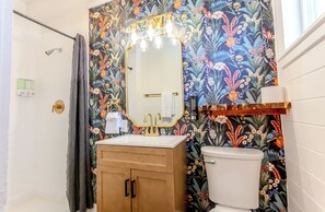 تجهيزات دش، مجففات شعر، مناشف