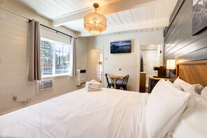 1 bedroom, desk, WiFi, bed sheets