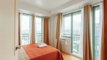 2 habitaciones, tabla de planchar con plancha, wifi y ropa de cama