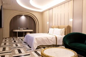 Unclassified image, 4 of 9, button - I Will Motel (Hsinchu County)