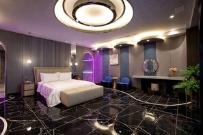 Unclassified image, 4 of 9, button - I Will Motel (Hsinchu County)