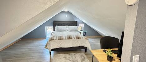 2 bedrooms, desk, iron/ironing board, free WiFi