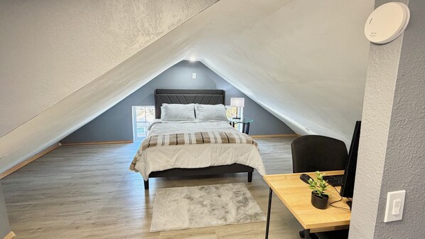 2 bedrooms, desk, iron/ironing board, free WiFi