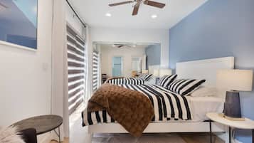 Desk, iron/ironing board, WiFi, bed sheets