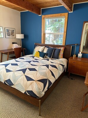 4 多间卧室、办公桌、熨斗/熨衣板、旅行婴儿床