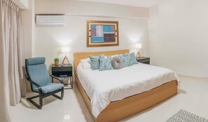 2 bedrooms, iron/ironing board, WiFi, bed sheets - Luxury penthouse with private jacuzzi and spectacular view. (Santo Domingo)