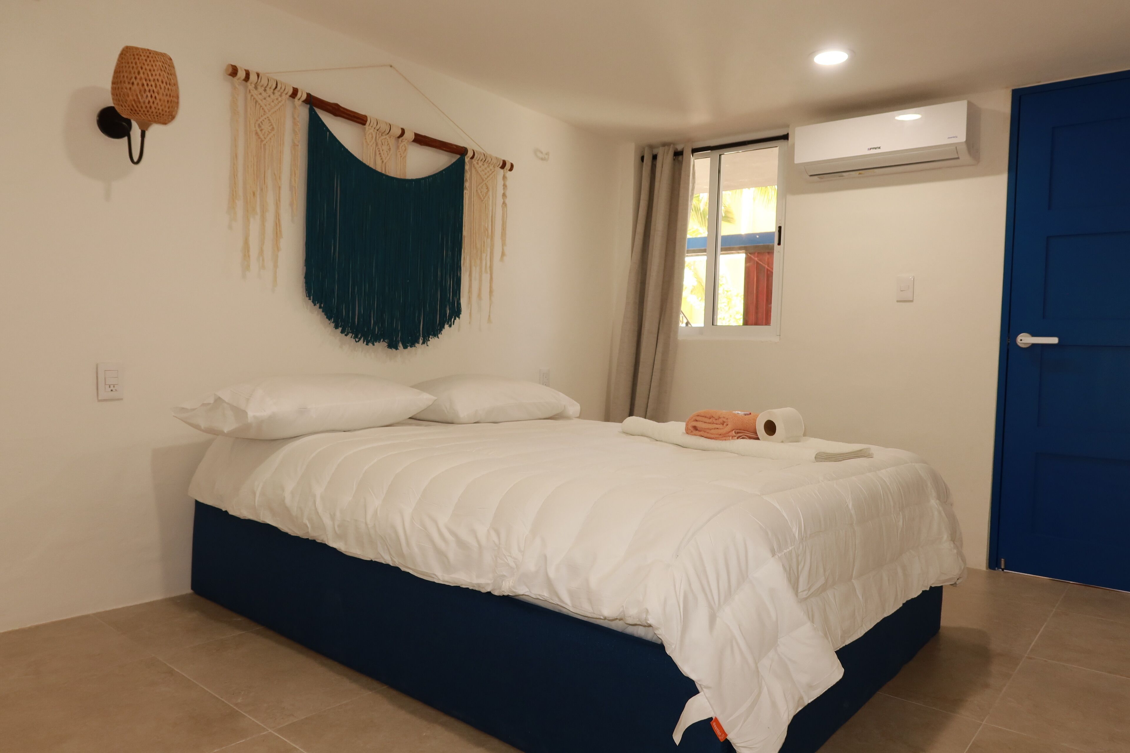 Wifi gratis y ropa de cama 