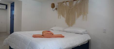 واي فاي مجانًا وملاءات أسرّة