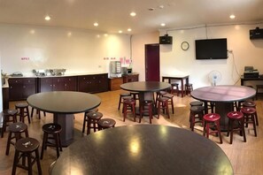 Unclassified image, 2 of 3, button - Fu Bao Motel (Hualien)