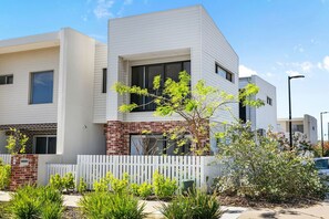 Exterior - The Mudstone in Treeby (Treeby)