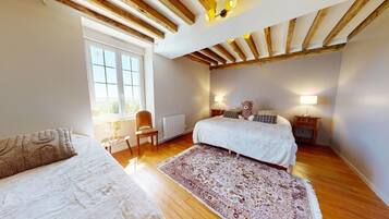 7 bedrooms, WiFi