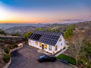 المنشأة من الخارج