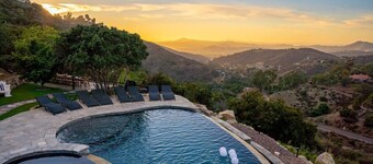 San Diego Serenity Hills, Pickleball, Golf, Infinity Pool with Epic Views