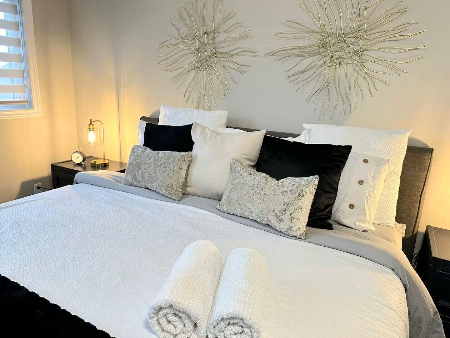 4 habitaciones, tabla de planchar con plancha, internet y ropa de cama 