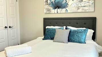 4 室のベッドルーム、アイロン / アイロン台、インターネット、ベッドシーツ