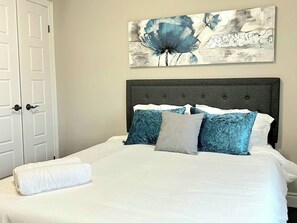 4 室のベッドルーム、アイロン / アイロン台、インターネット、ベッドシーツ