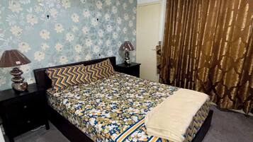 2 habitaciones, tabla de planchar con plancha, wifi y ropa de cama