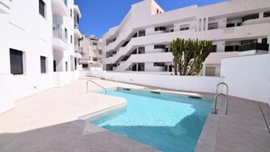 Pool - Apartment in Nerja Near Playa Burriana (Nerja)