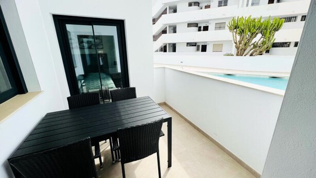 Outdoor dining - Apartment in Nerja Near Playa Burriana (Nerja)
