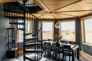 Dining - Lighthouse on the Beach with Hot Tub & Fire Pit (Manzanita)