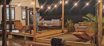 Charming 3-bedroom Getaway cabin in lovely Guyton, Ga.