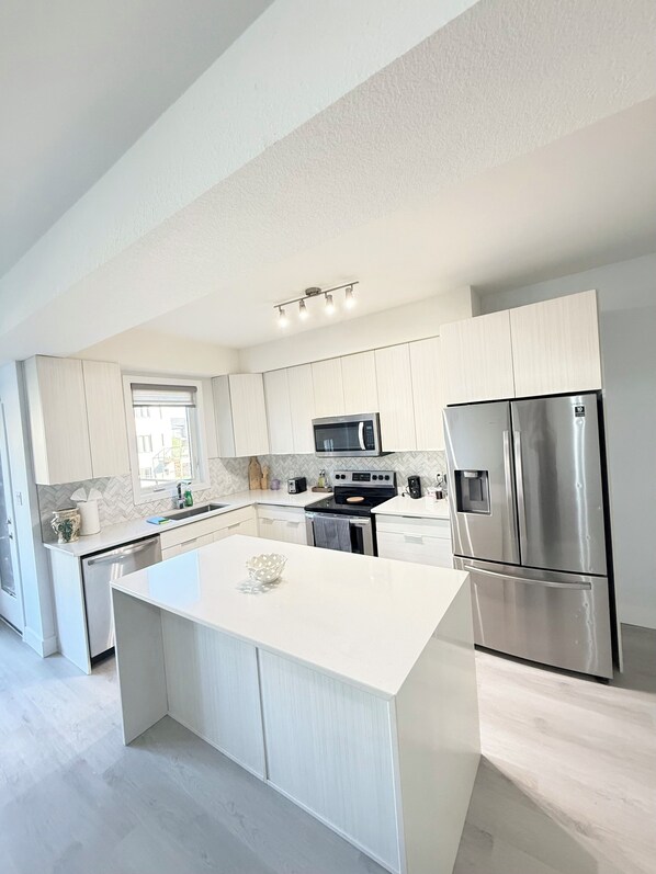 Microwave, oven, stovetop, dishwasher